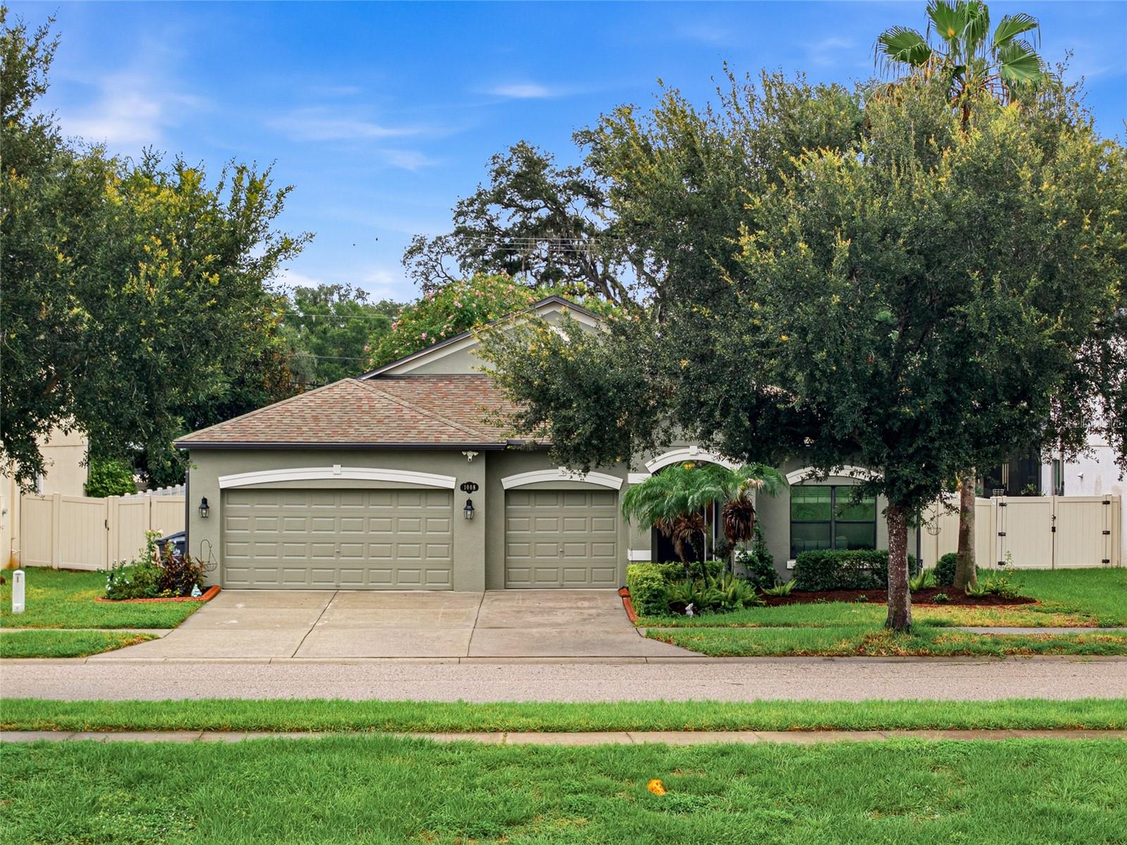 1008 Oakcrest Dr