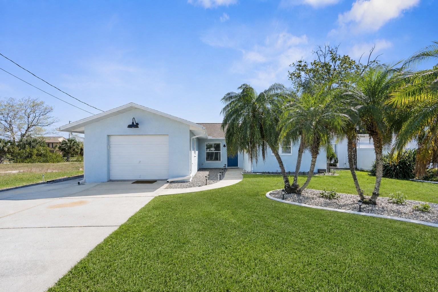 4390 6th Isle Dr