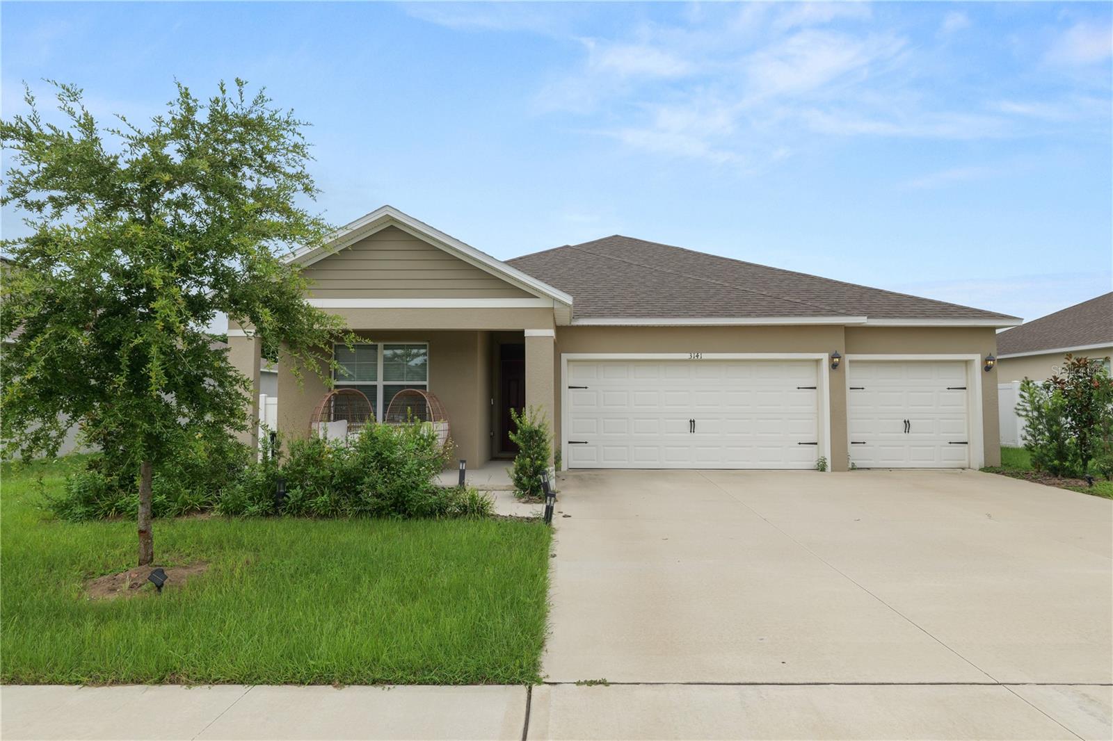 3141 Caspian Feather St