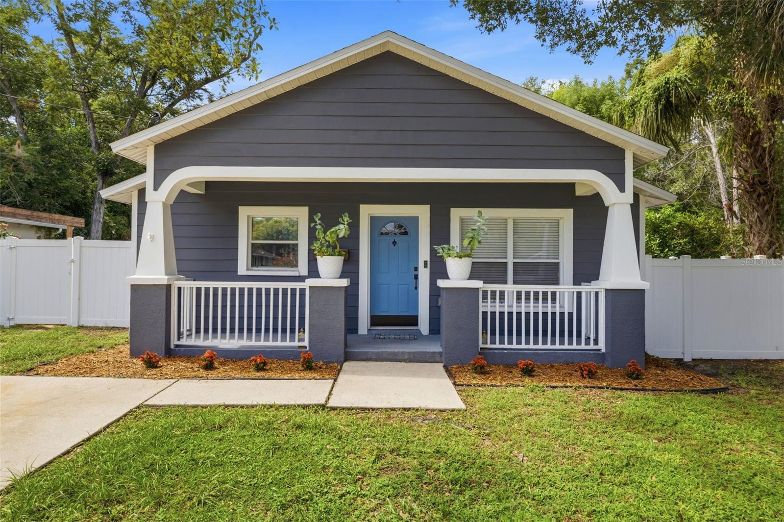 213 E Cluster Ave