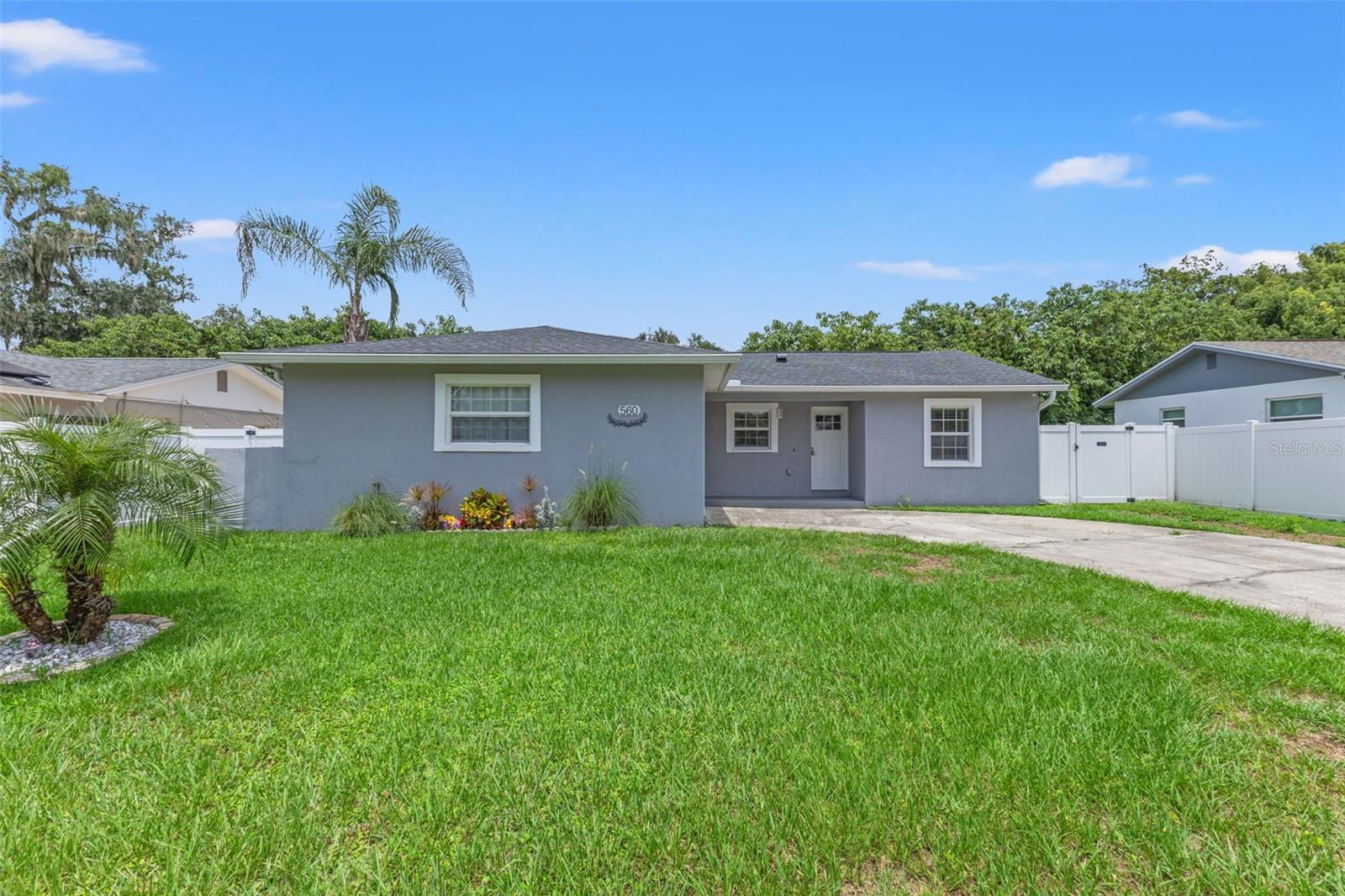 560 Robin Hill Cir