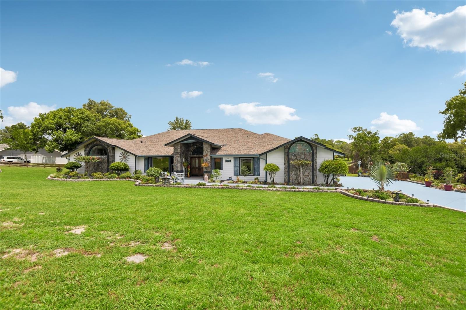 5318 Sandra Dr