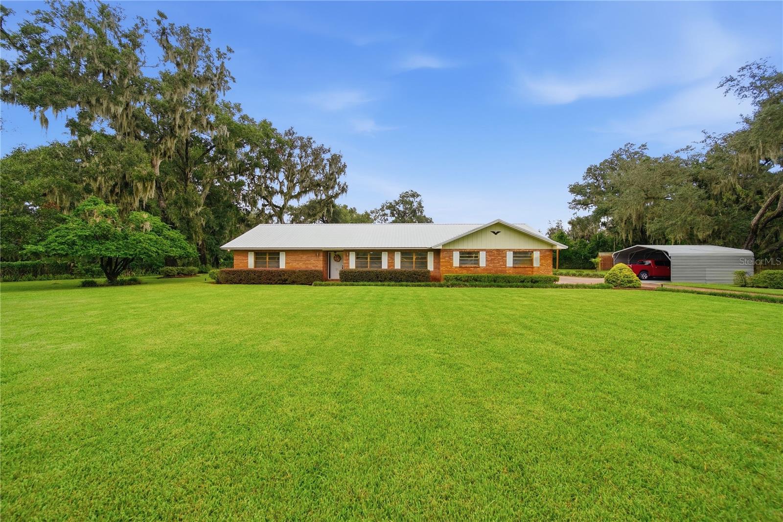 3704 Thonotosassa Rd