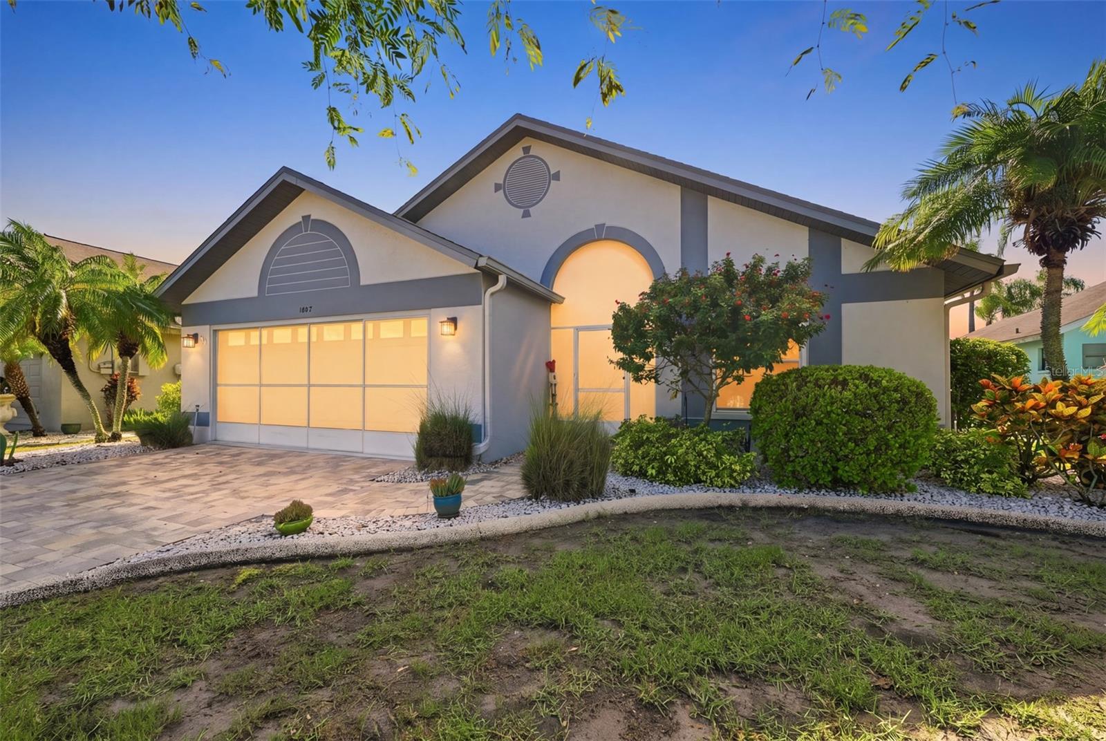 1807 E Del Webb Blvd