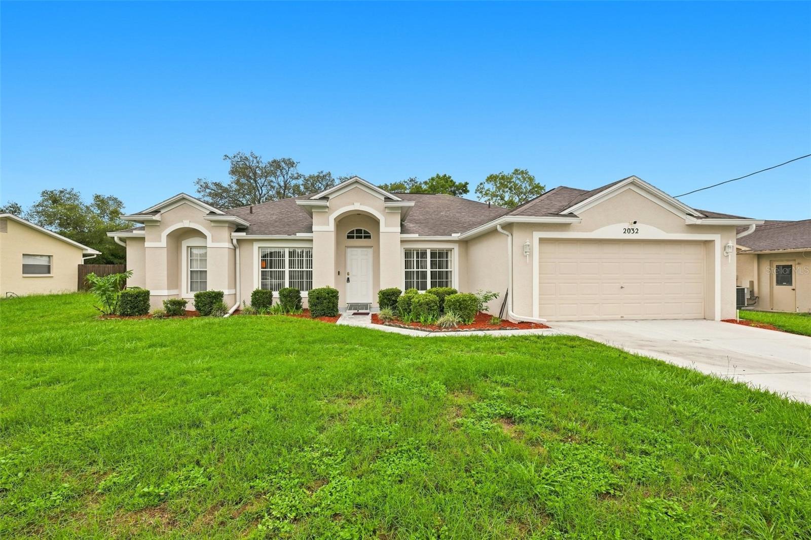 2032 DE Carlo Ave