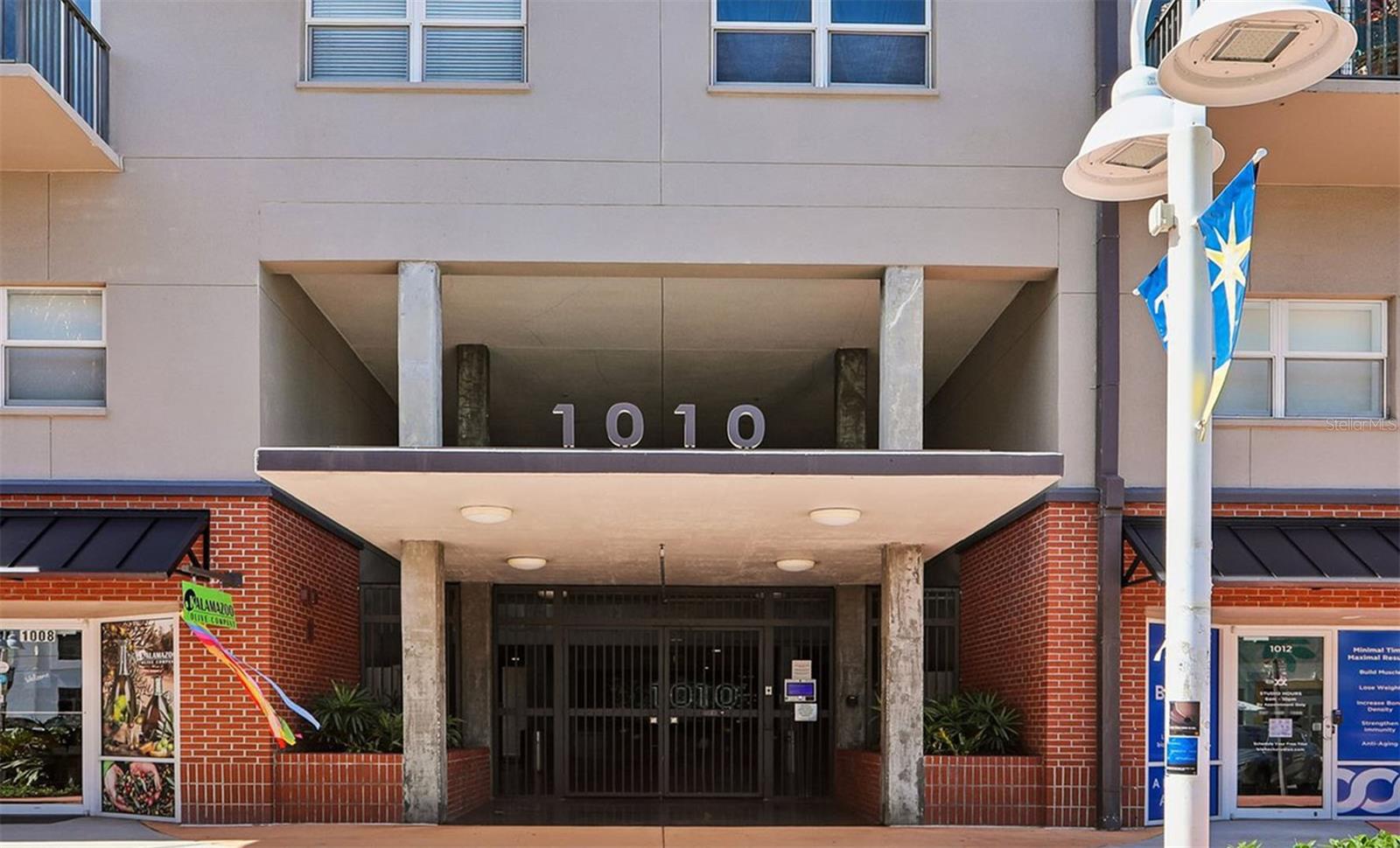 1010 Central Ave #413