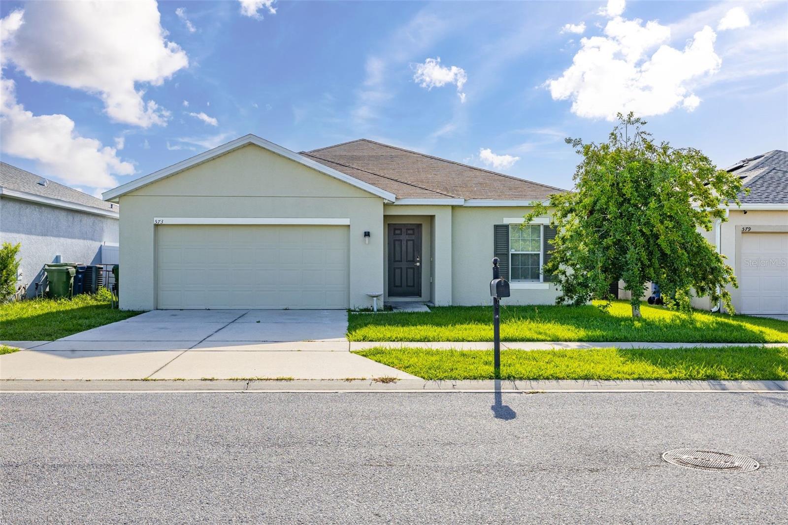 573 Lucerne Blvd