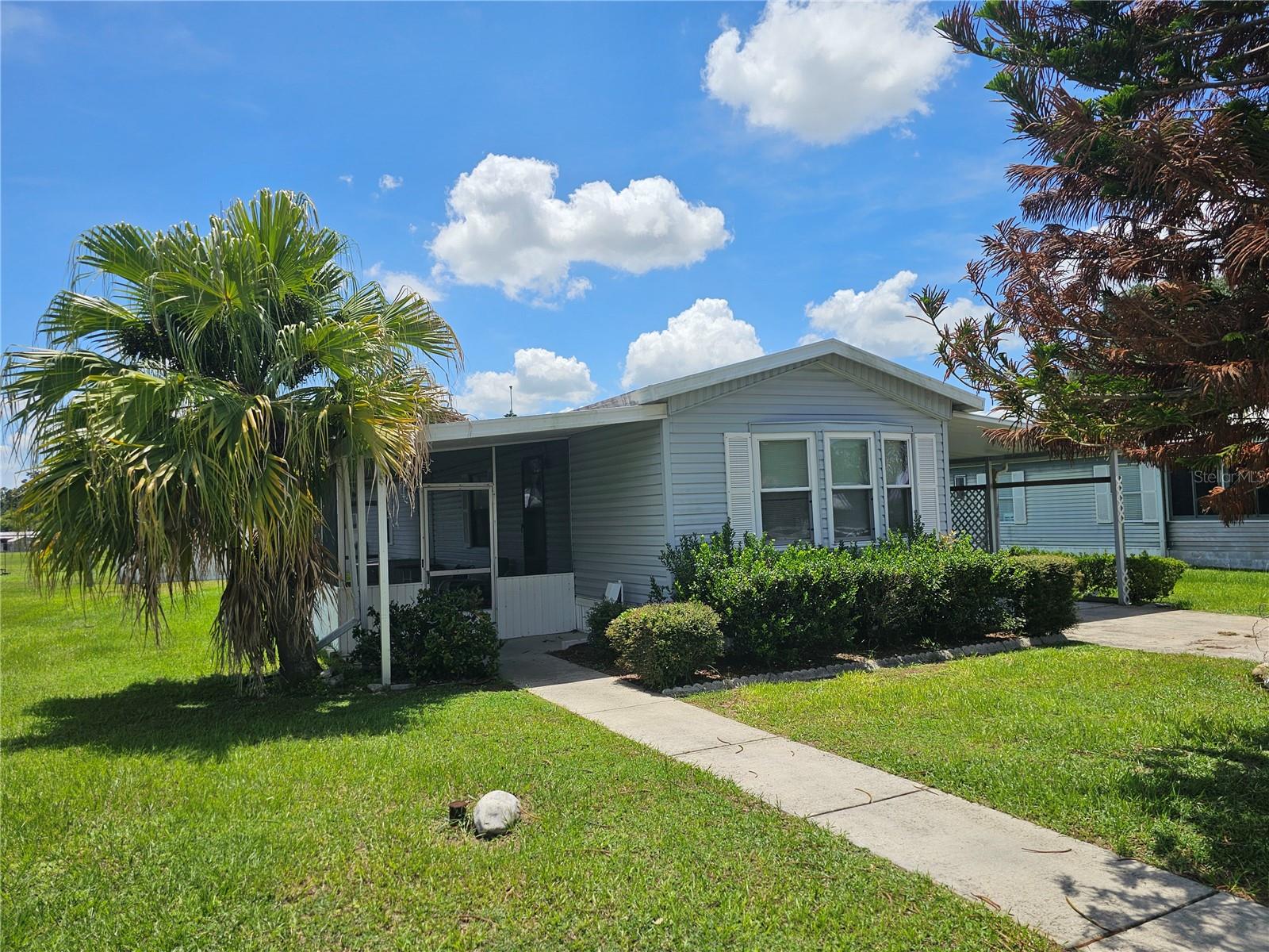 2144 Lois Blvd