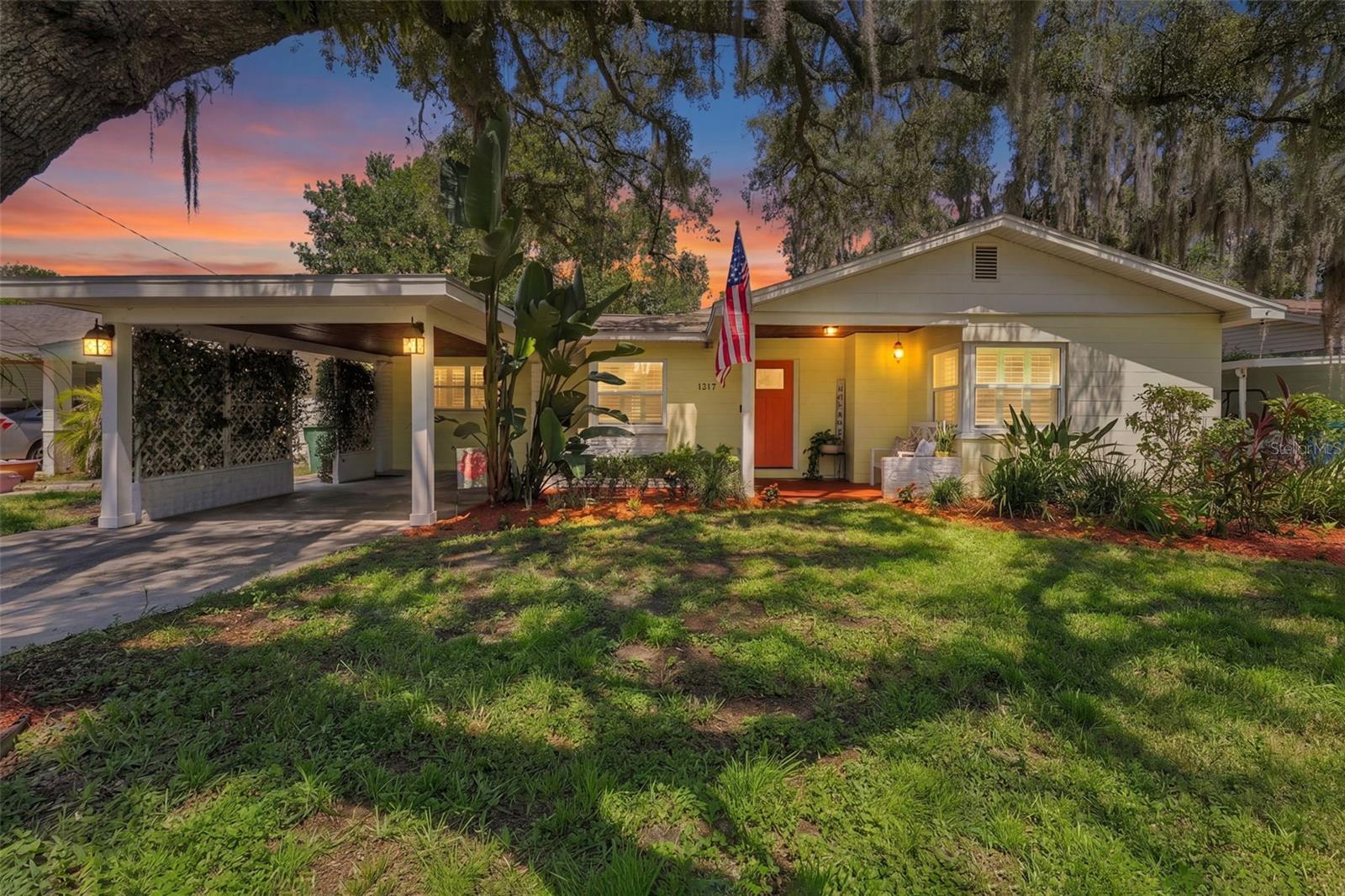 1317 Divot Ln