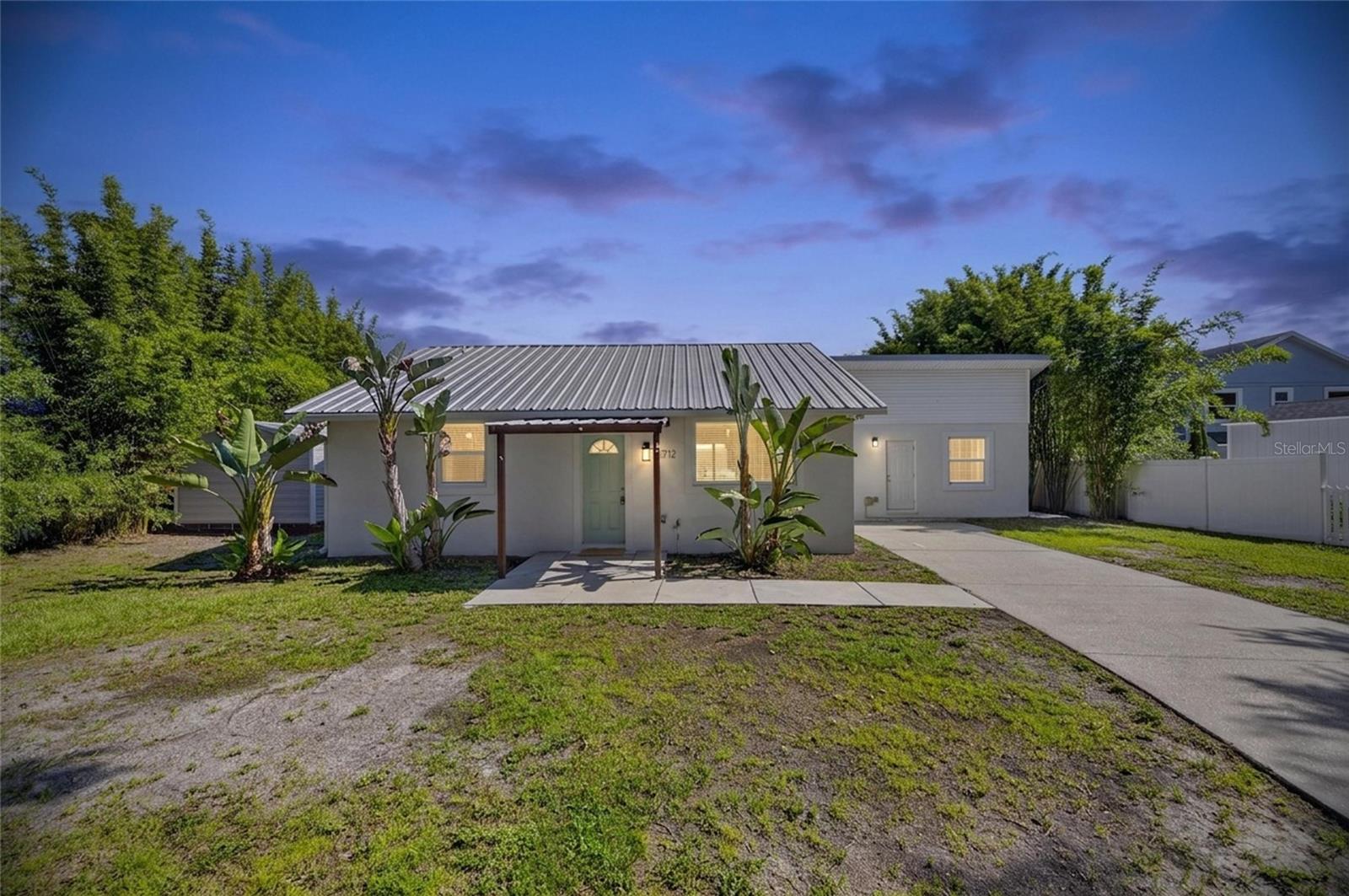 6712 Myrna Dr