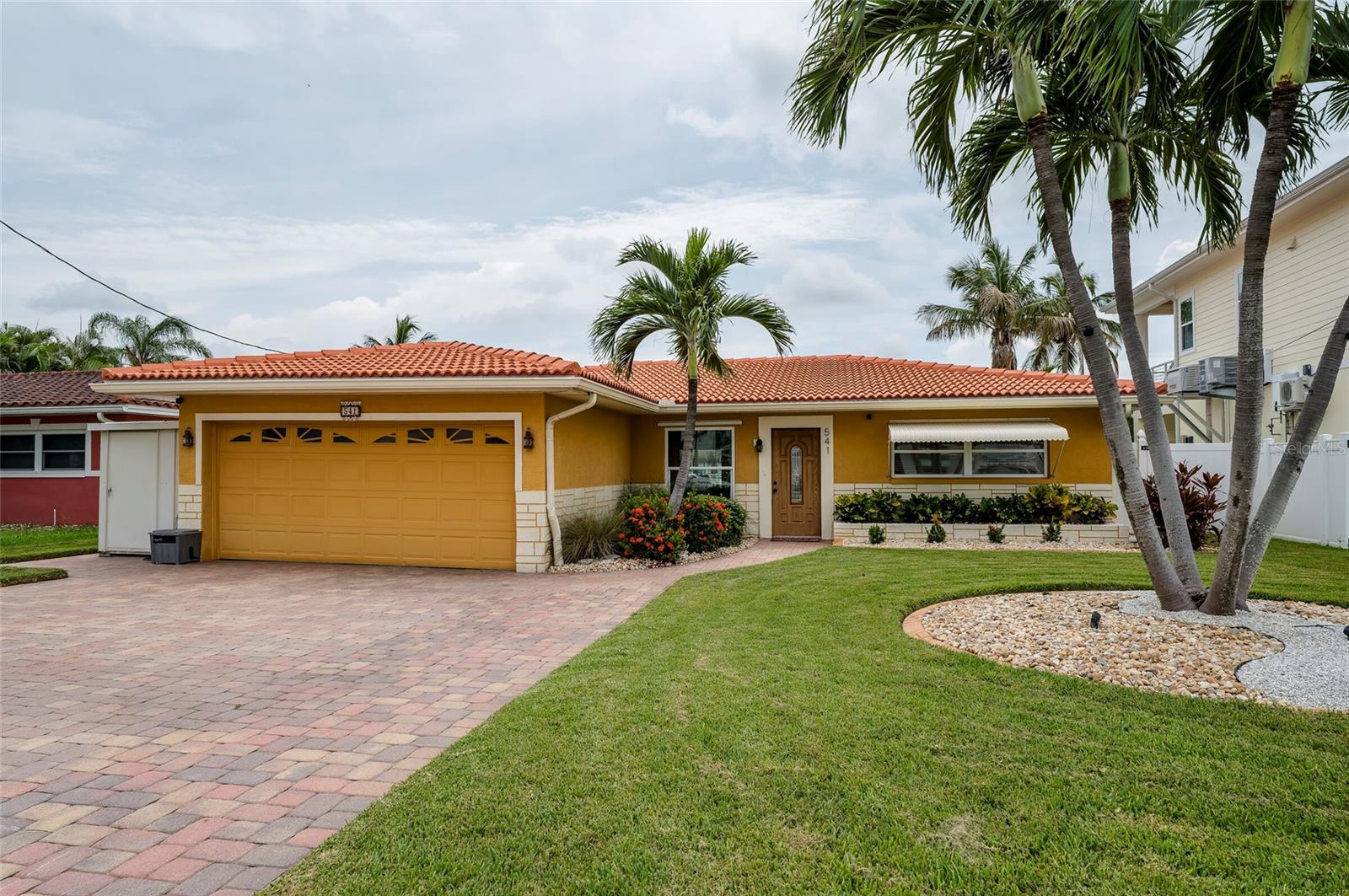 541 Crystal Dr