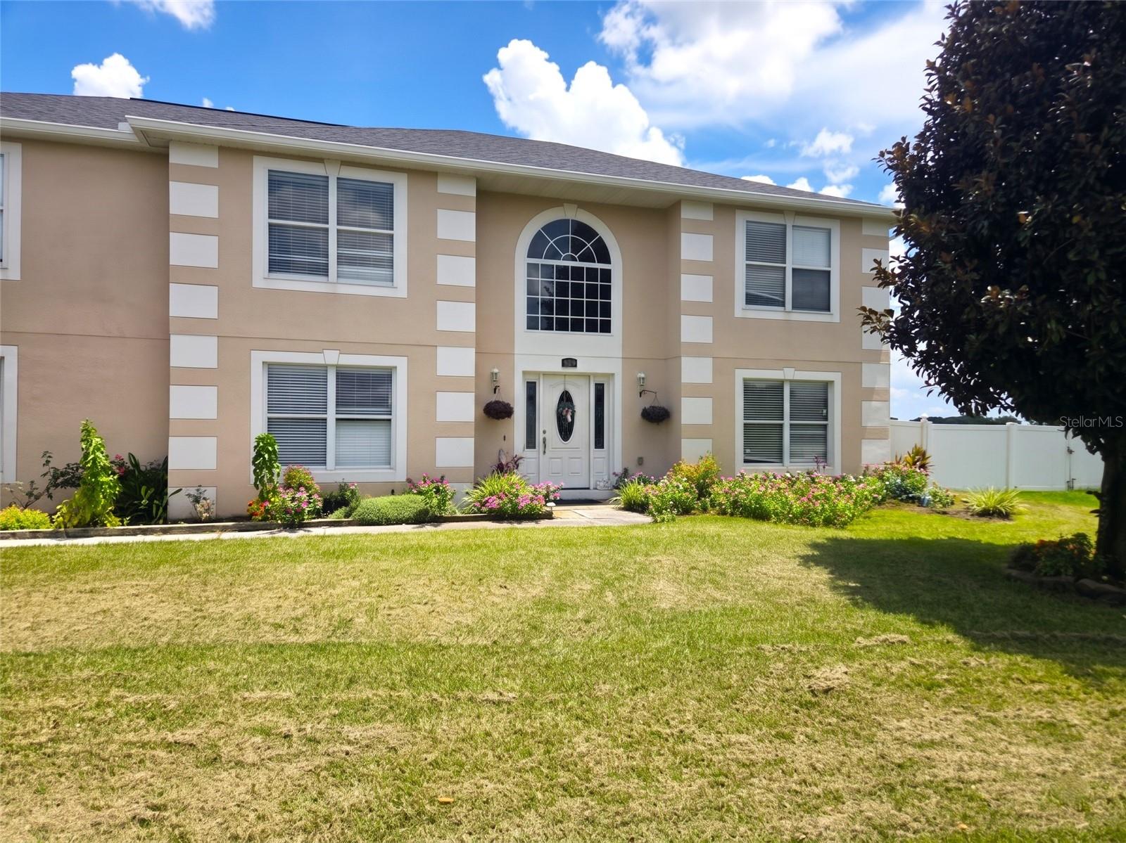321 Lake Hills Ln