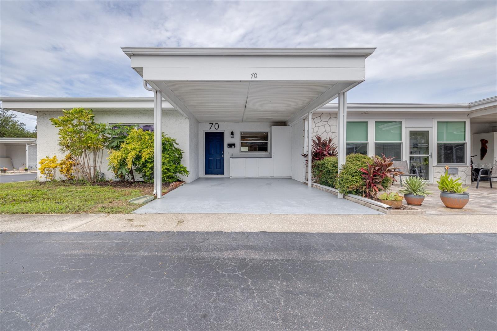 13940 Anona Heights Dr #70