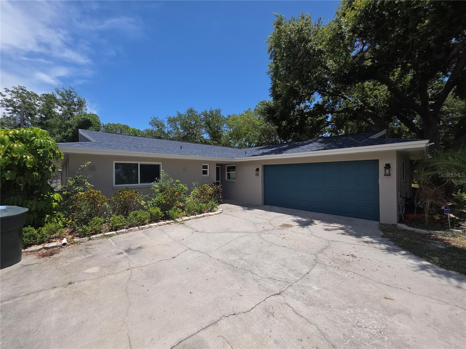63 Oakwood Dr