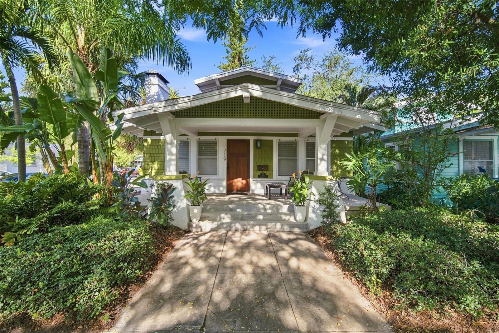719 S Bungalow Ter