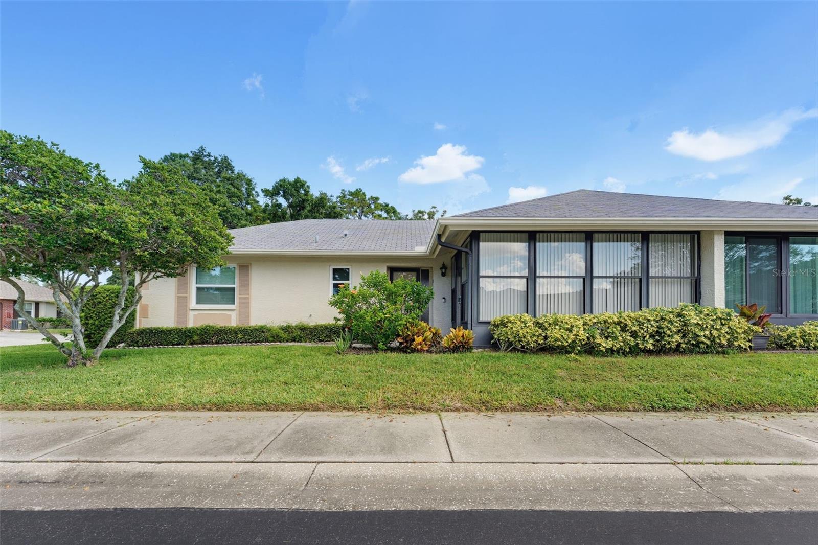1372 Carlisle CT