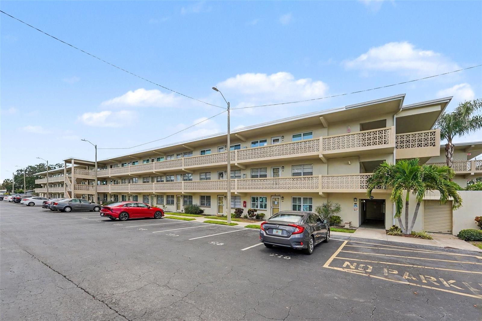 951 79th Ave N #APT 322