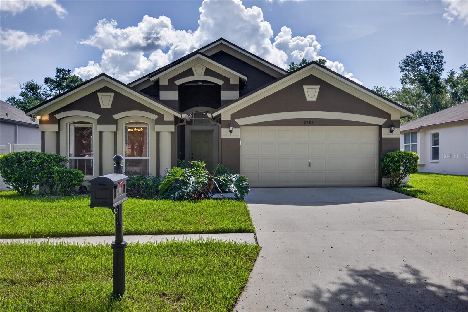 2701 Brookville Dr