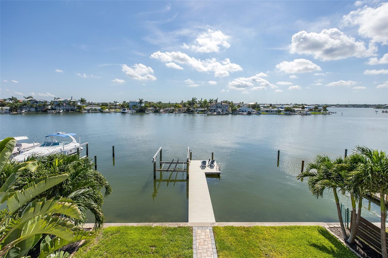 2501 Bay Blvd