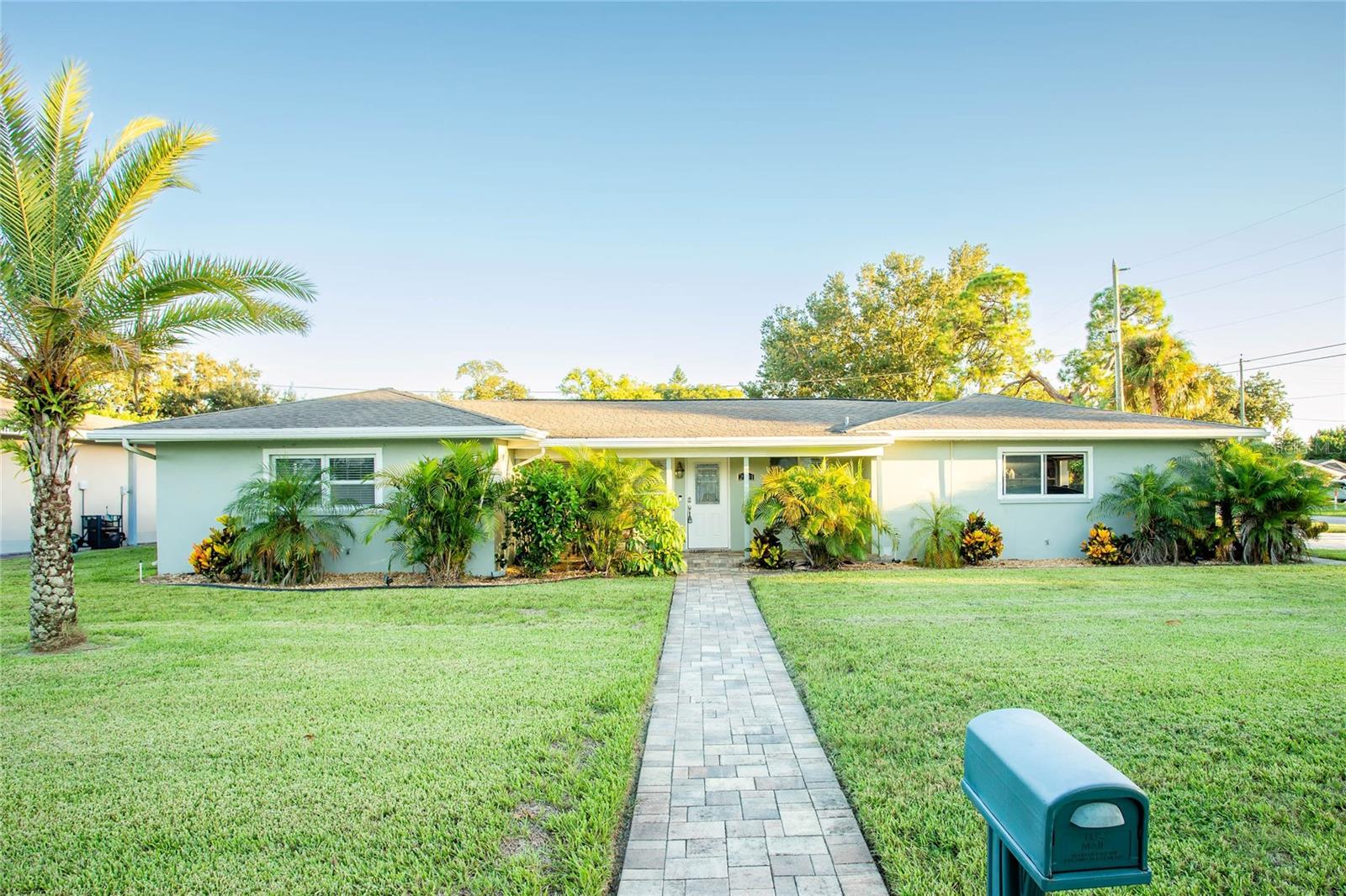 2001 Magnolia Dr