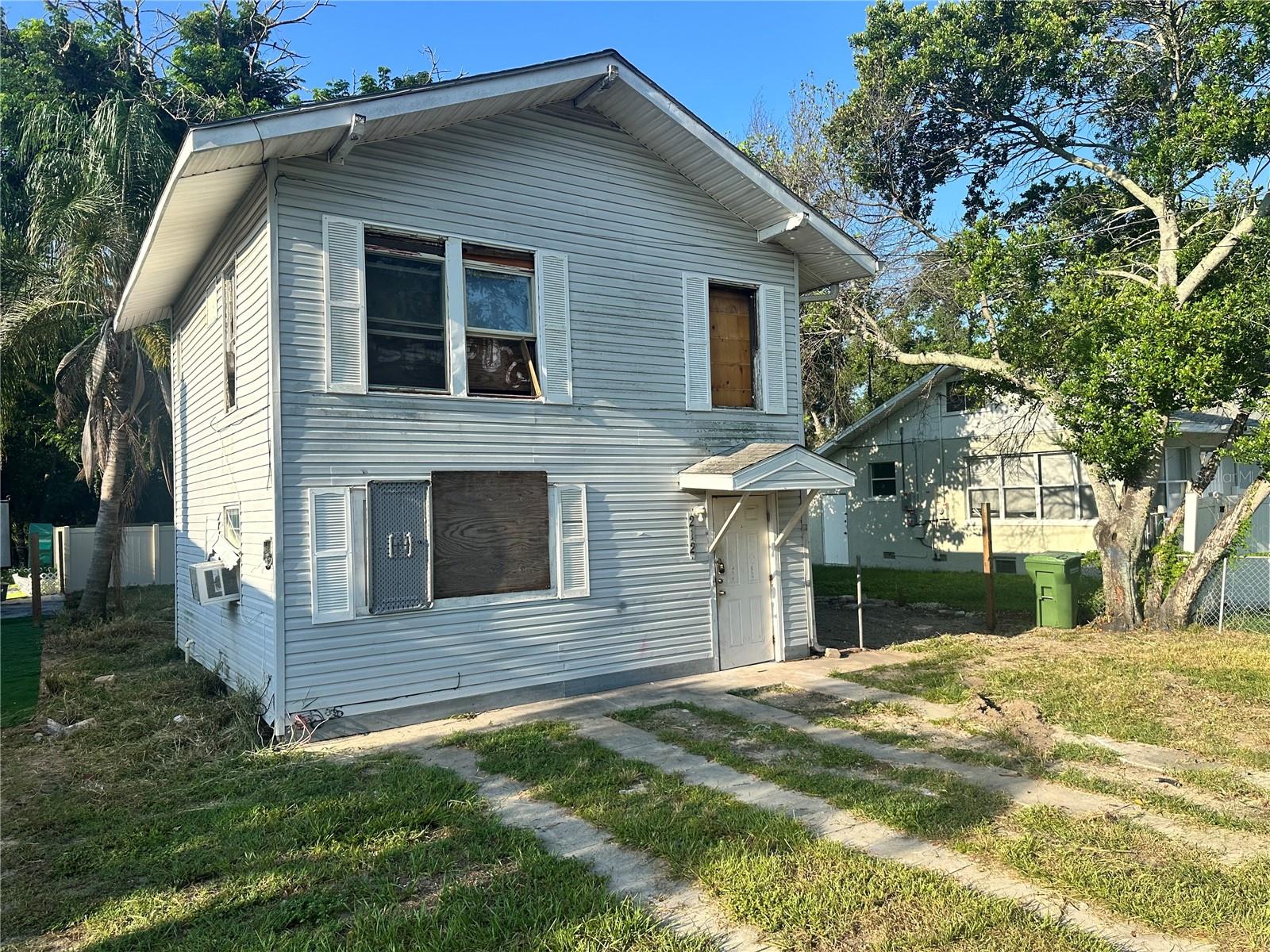 212 Avenue F SE