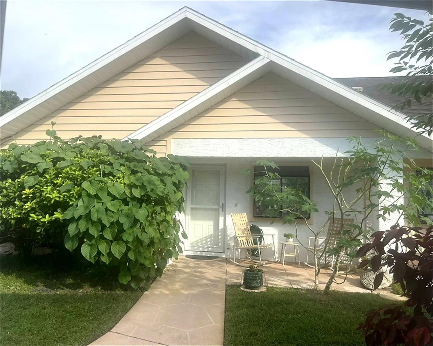 10706 Laquinta Dr