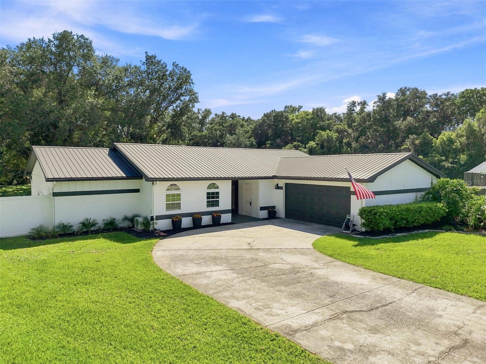 7233 Woodbrook Dr