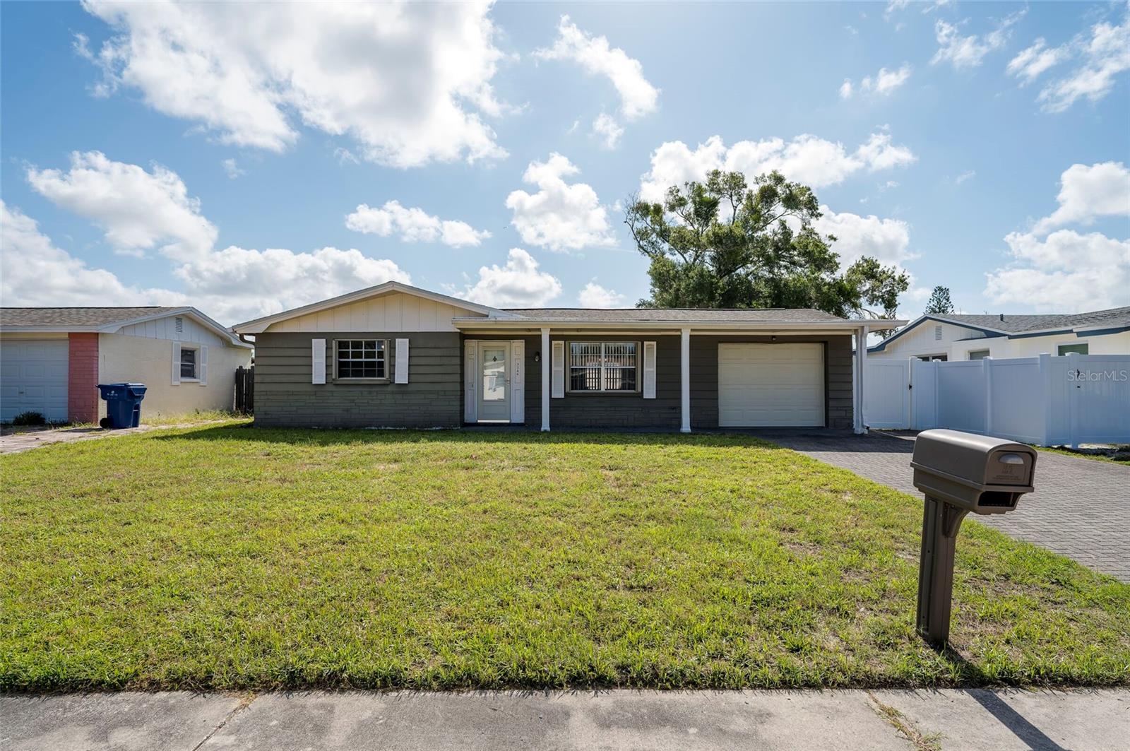 3246 Brookfield Dr