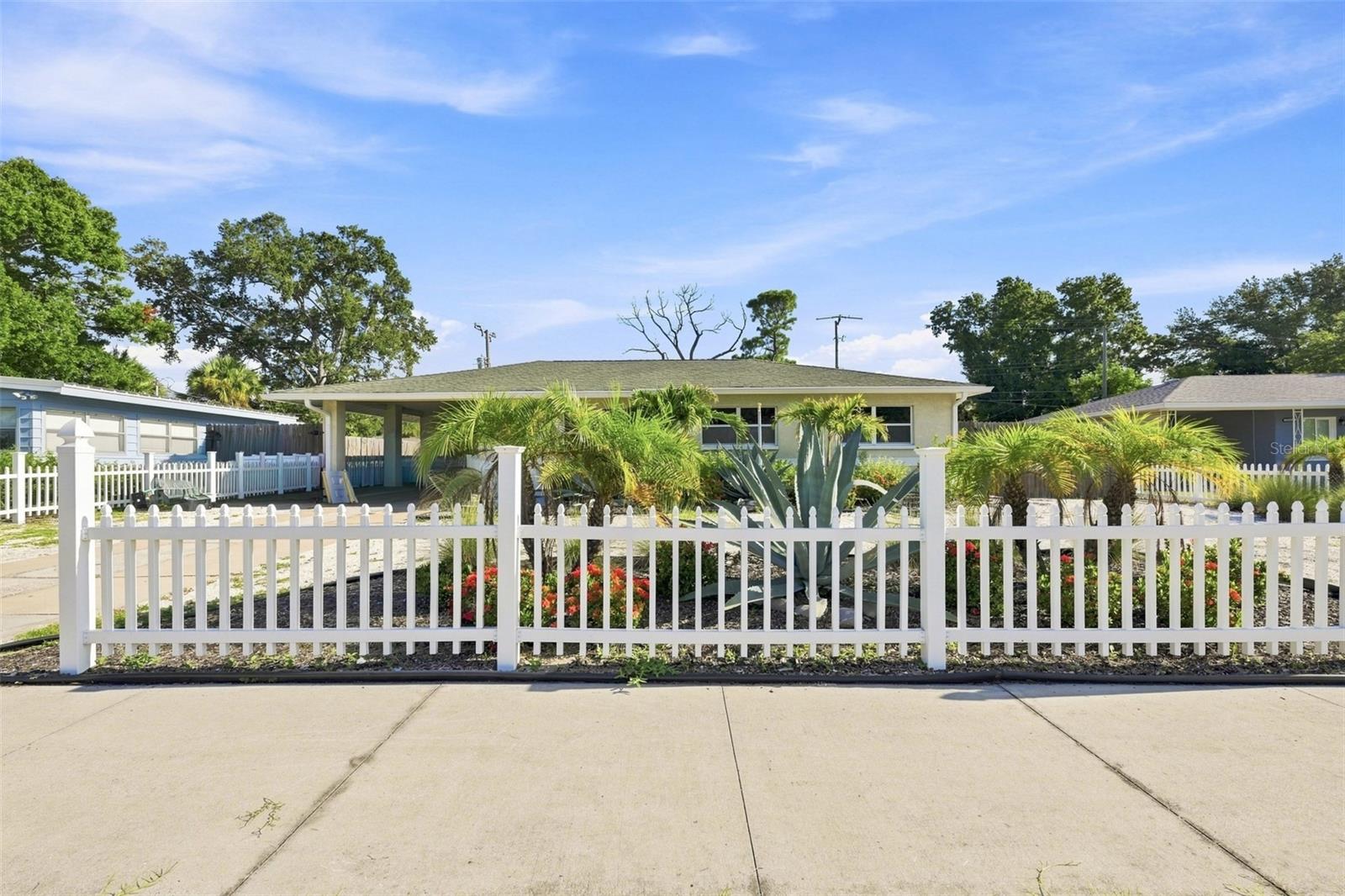 2304 Stanford Ave