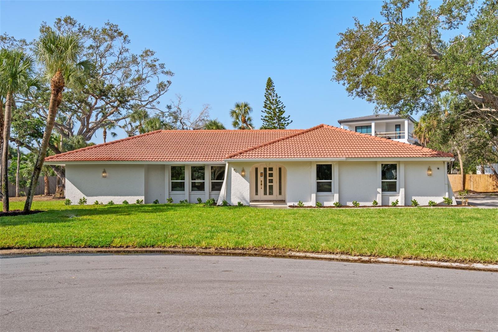 670 Venice Ln