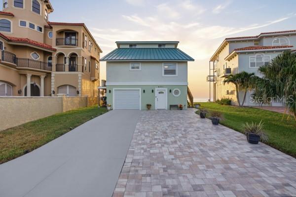 6421 Driftwood Dr