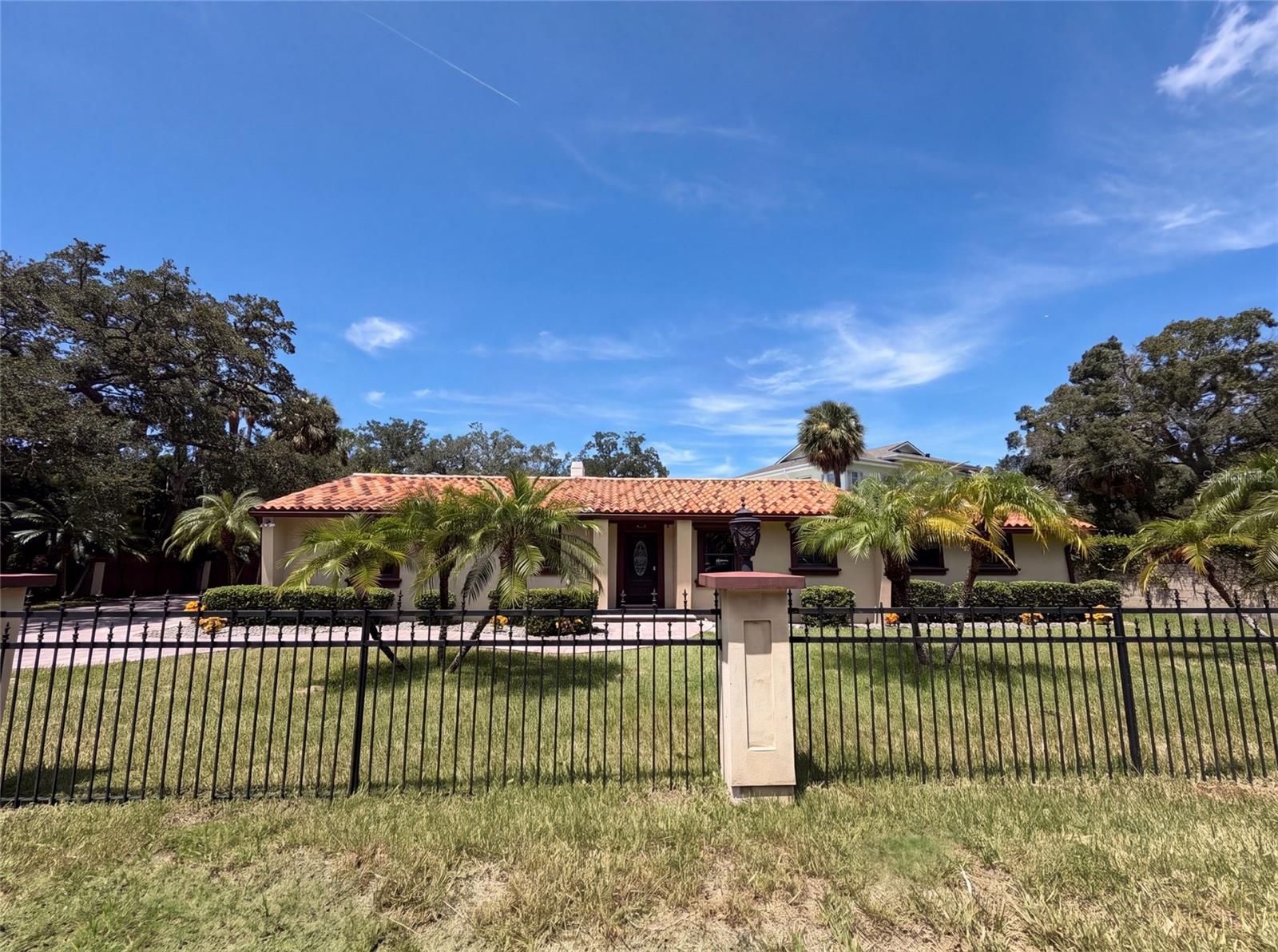 1515 S West Shore Blvd