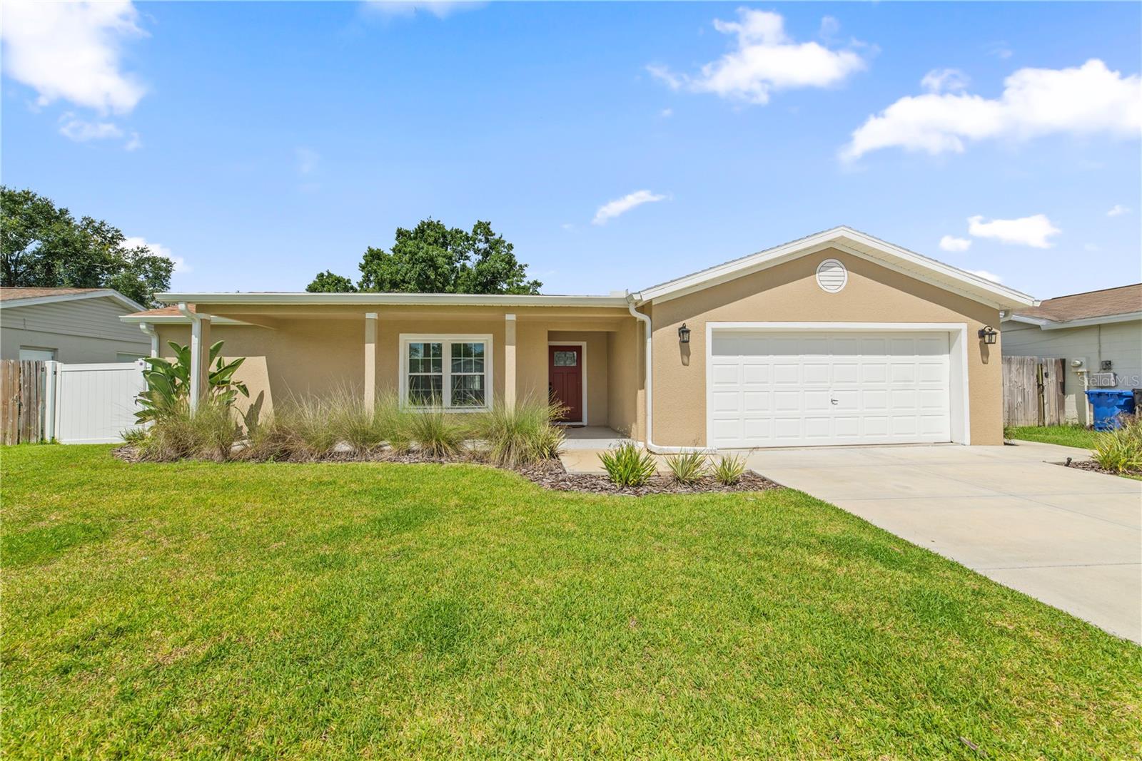 1003 Red Oak Cir