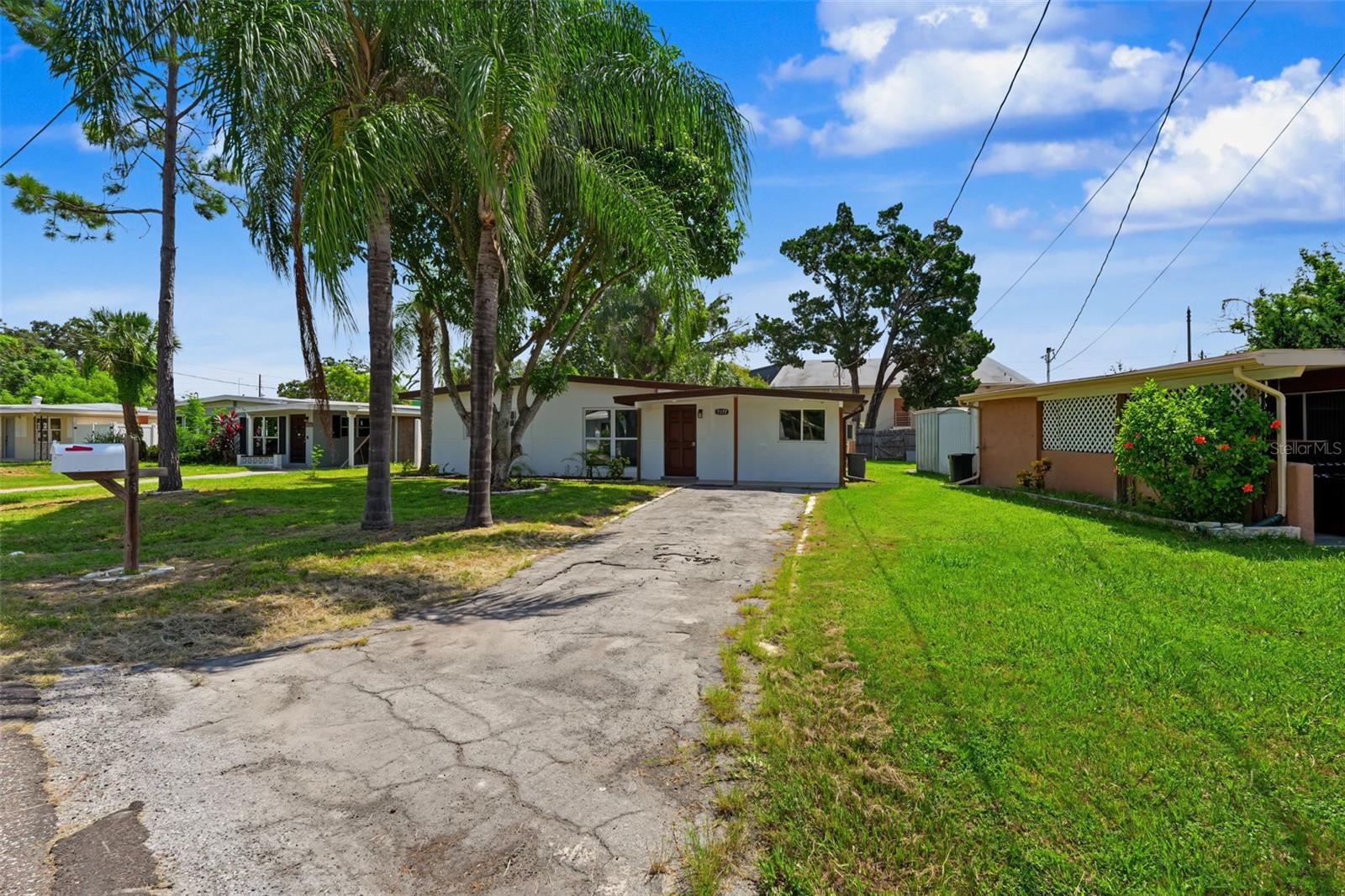 7377 Royal Palm Dr