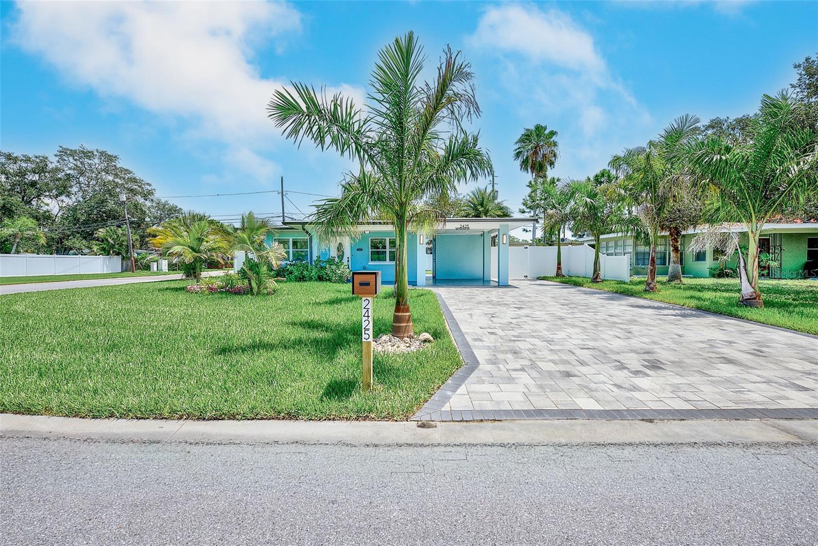 2425 Baywood Dr E