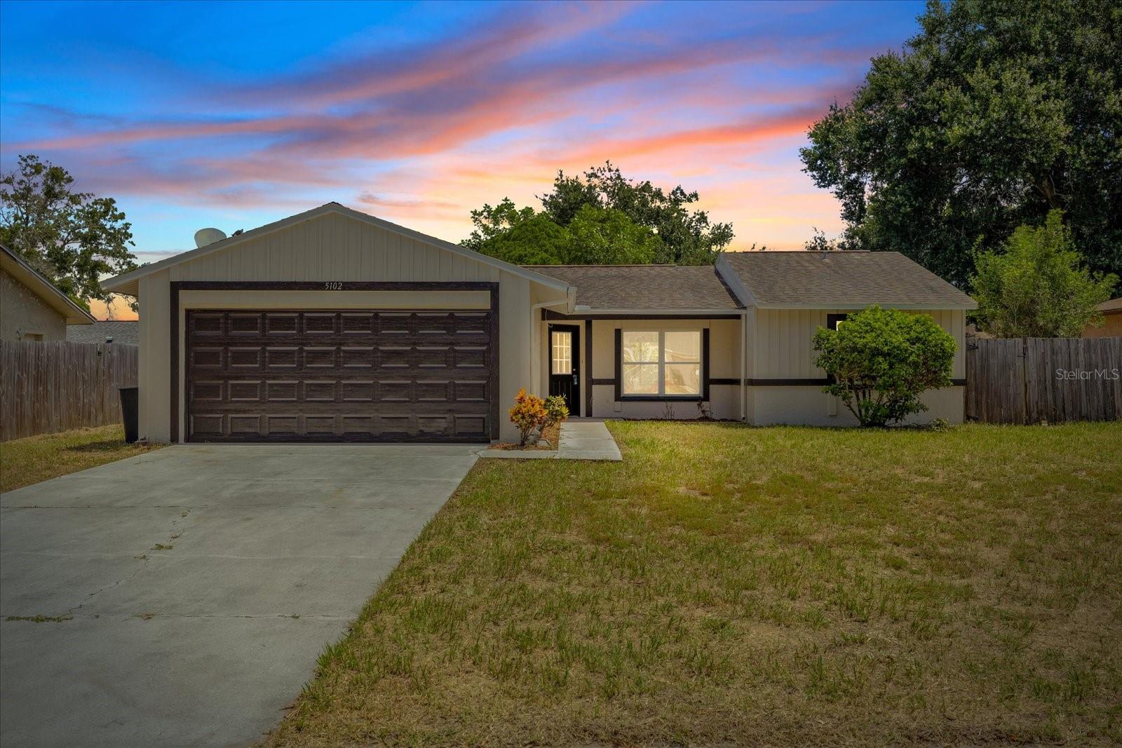 5102 Meadowlark Ln
