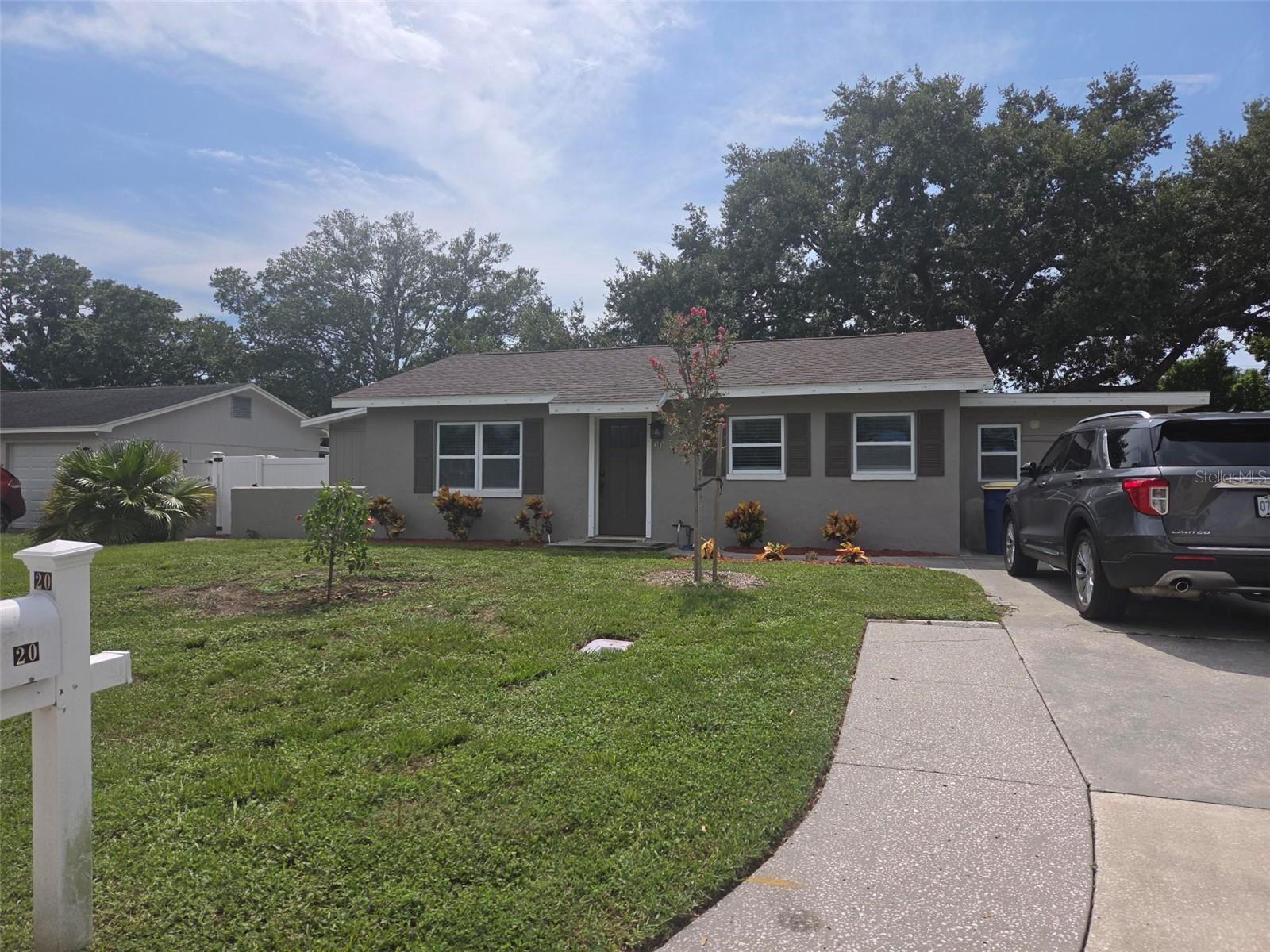 20 S Saturn Ave