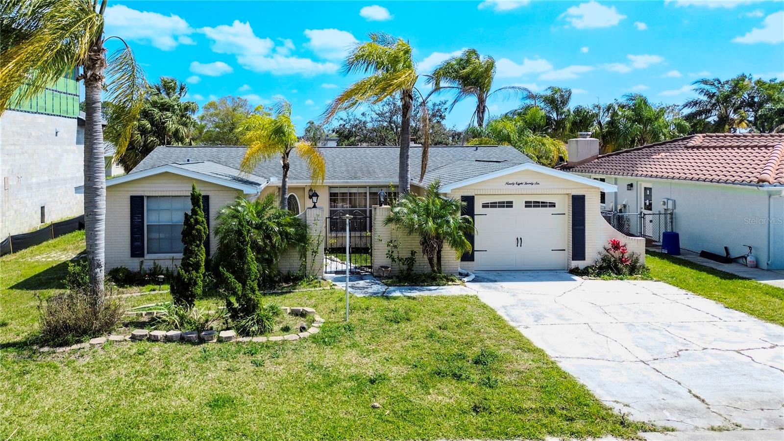 9826 Island Harbor Dr