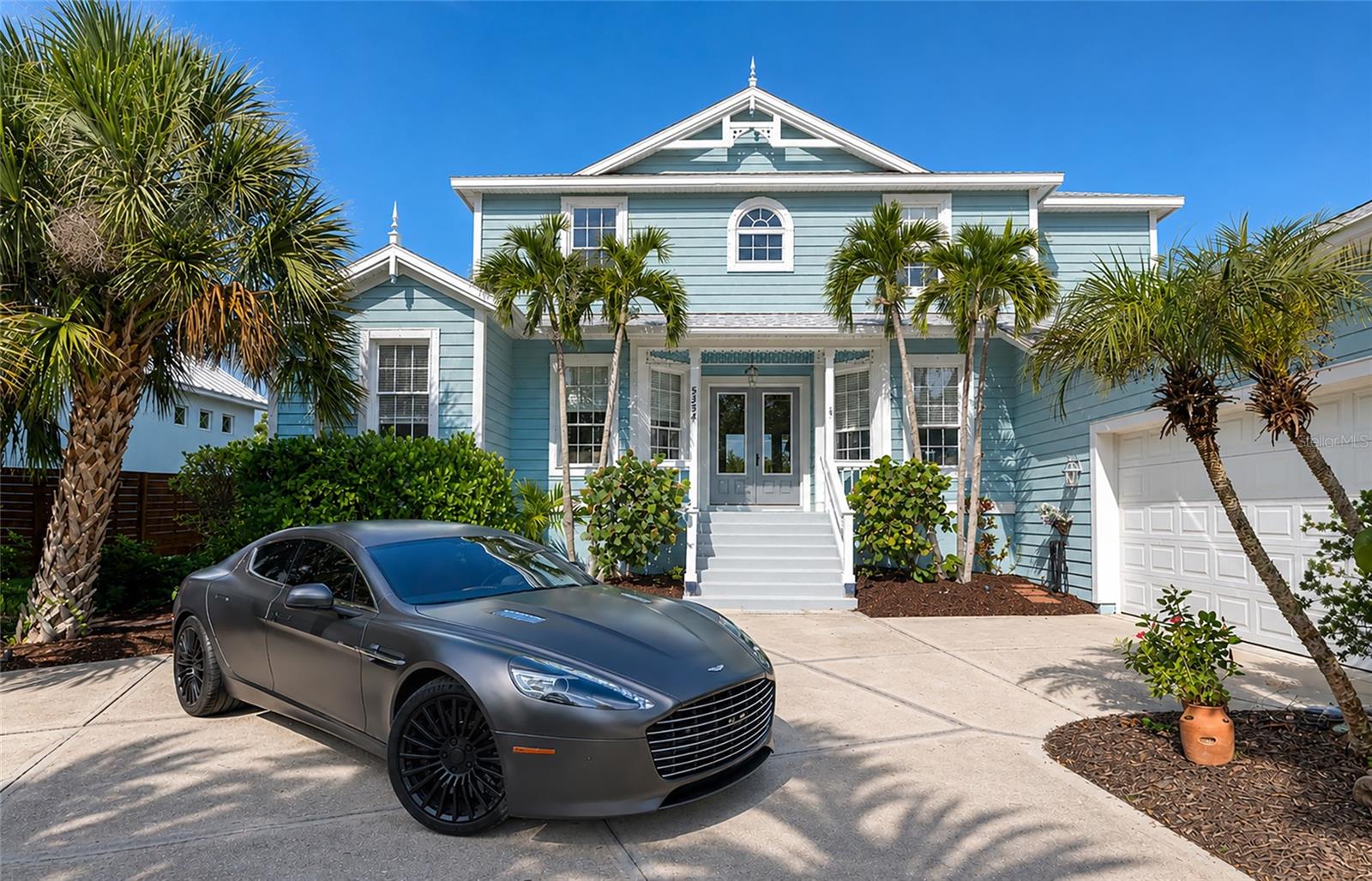 5334 Calle Florida
