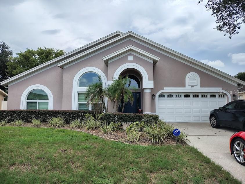 811 Sand Ridge Dr