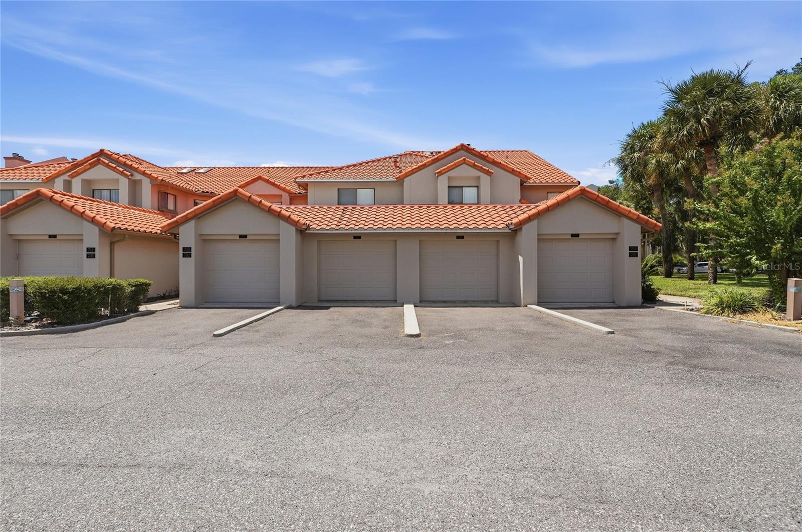 701 Magnolia Pl