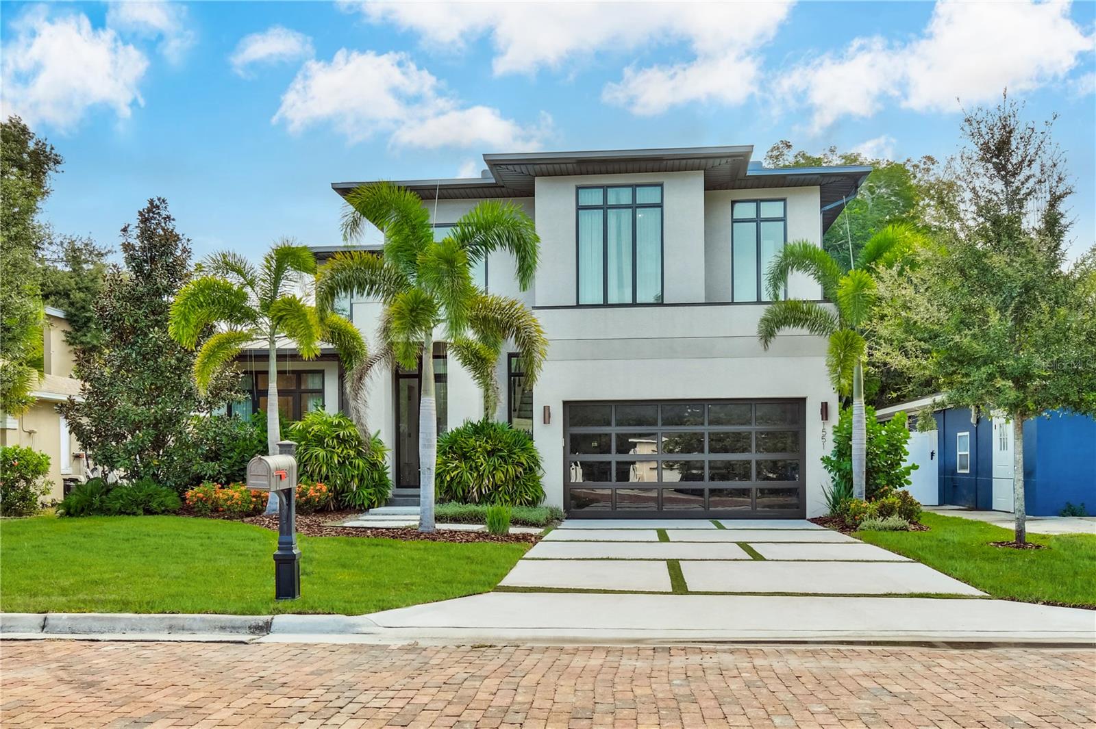 1551 Pasadena Dr