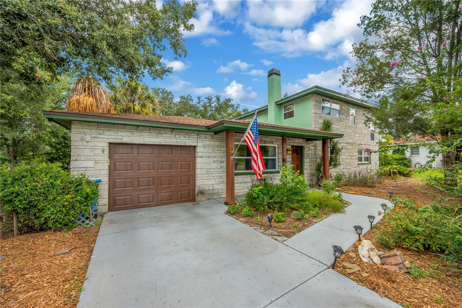 1708 Woodbine Dr