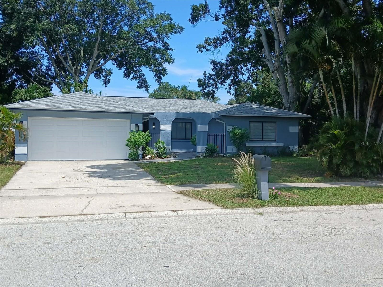 12033 Kay Dr