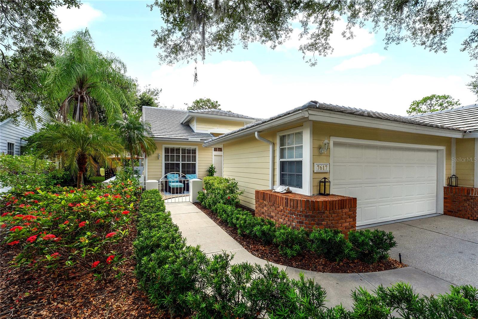 7617 Whitebridge Gln