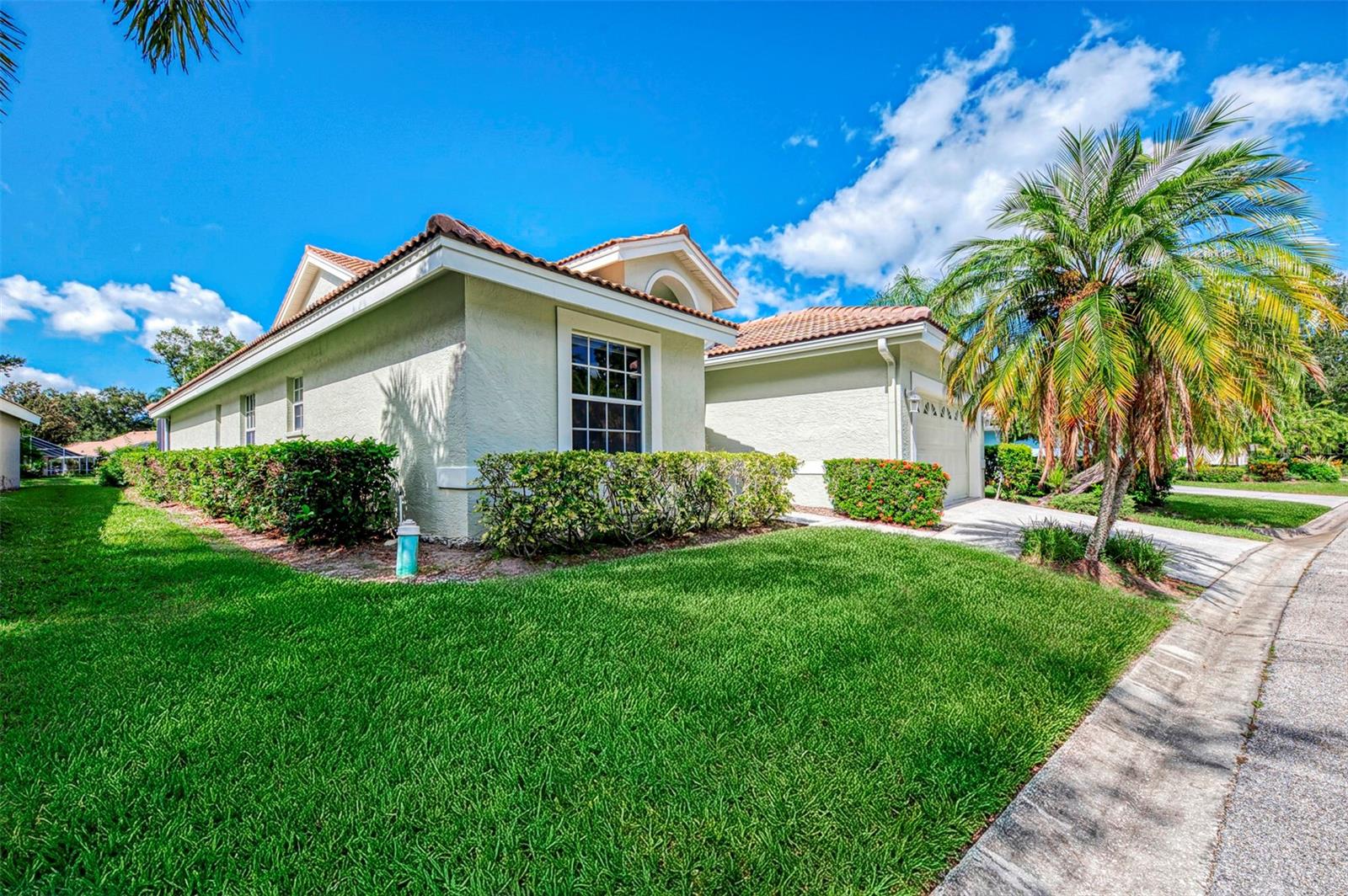 4468 Ascot Cir N