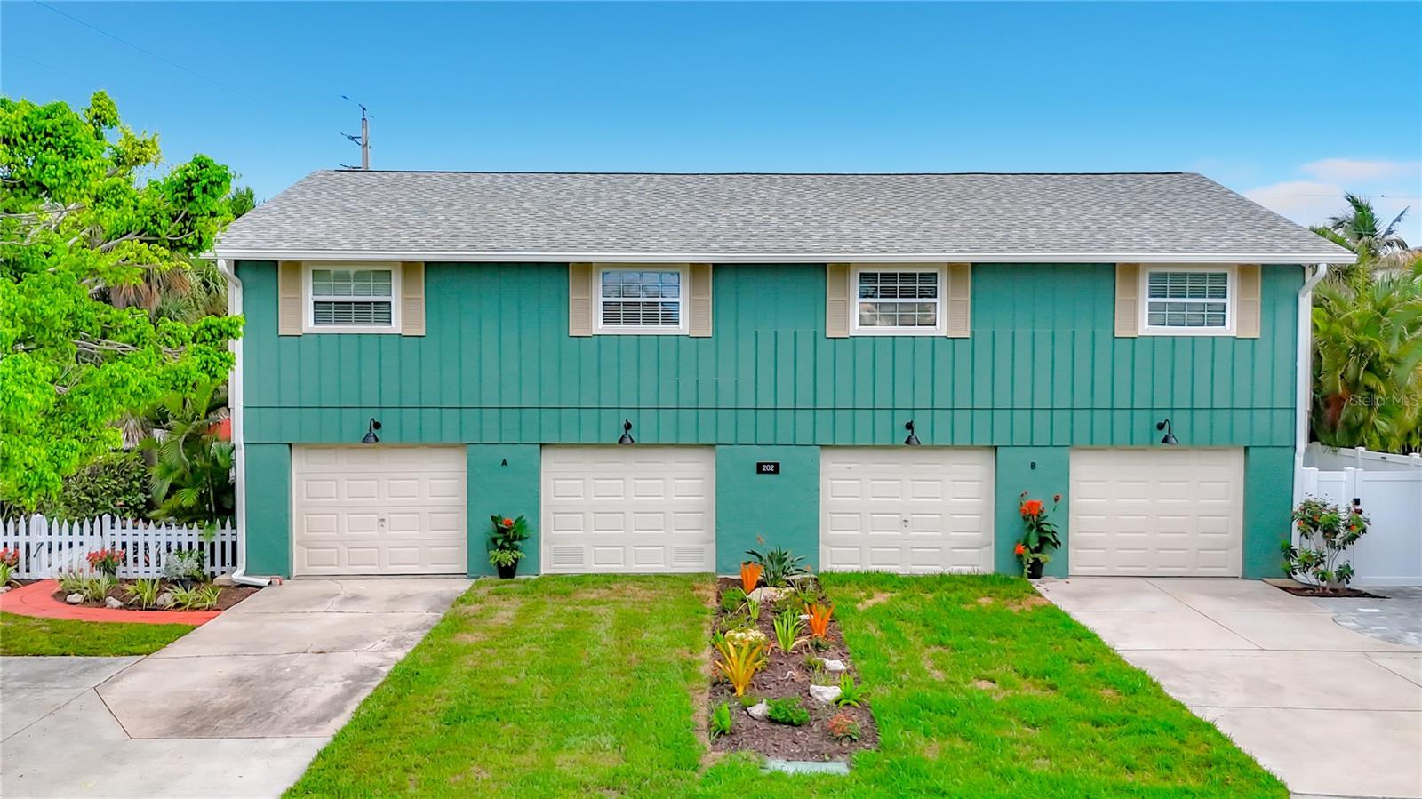 202 Peacock Ln #B