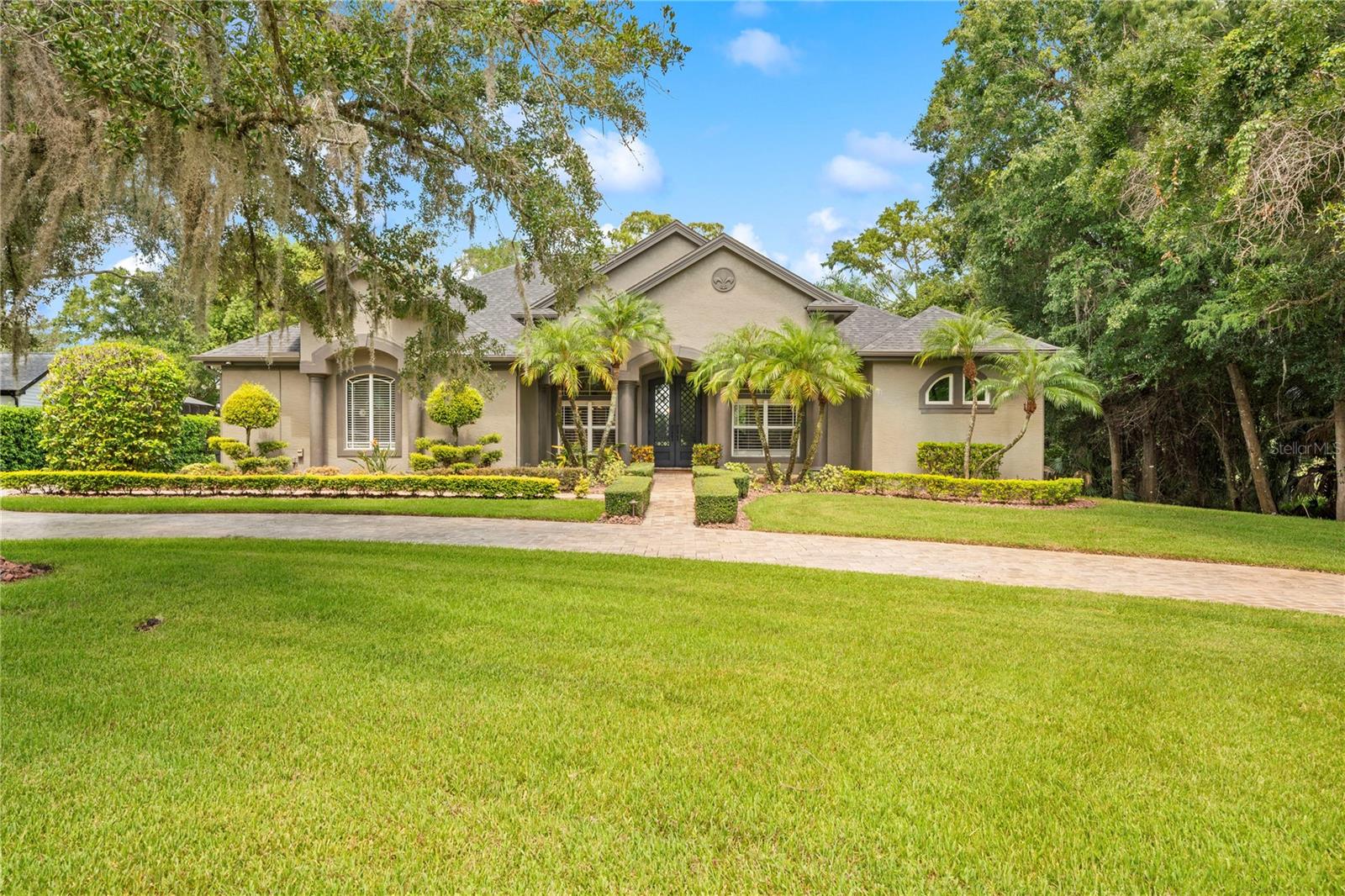 2805 Berwick Dr