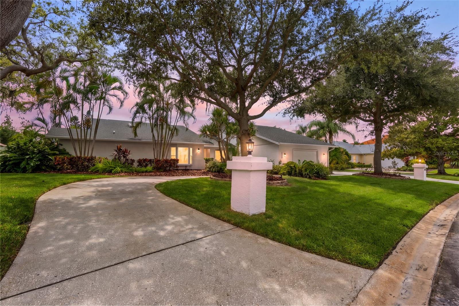 2339 Kings Point Dr