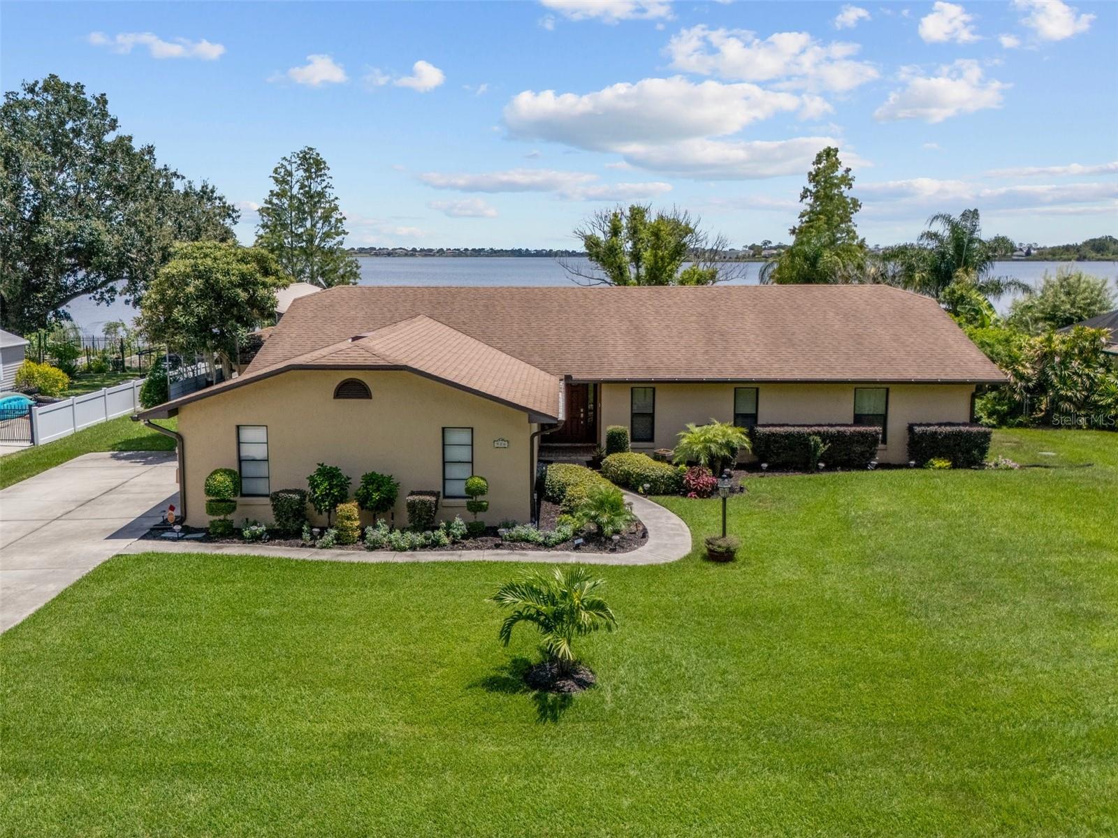 926 Van Dr